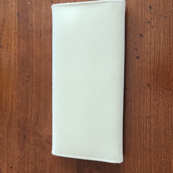 BONUS OFFERWITH PURCHASE  Metallic gray Coach shoulder bag - Picture 14 of 15